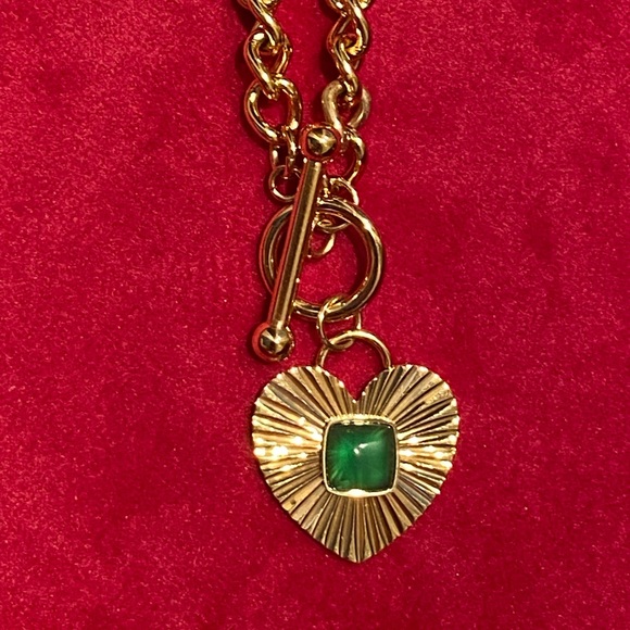 18k Gold Plated Green Cabochon Toggle Necklace - Picture 1 of 2